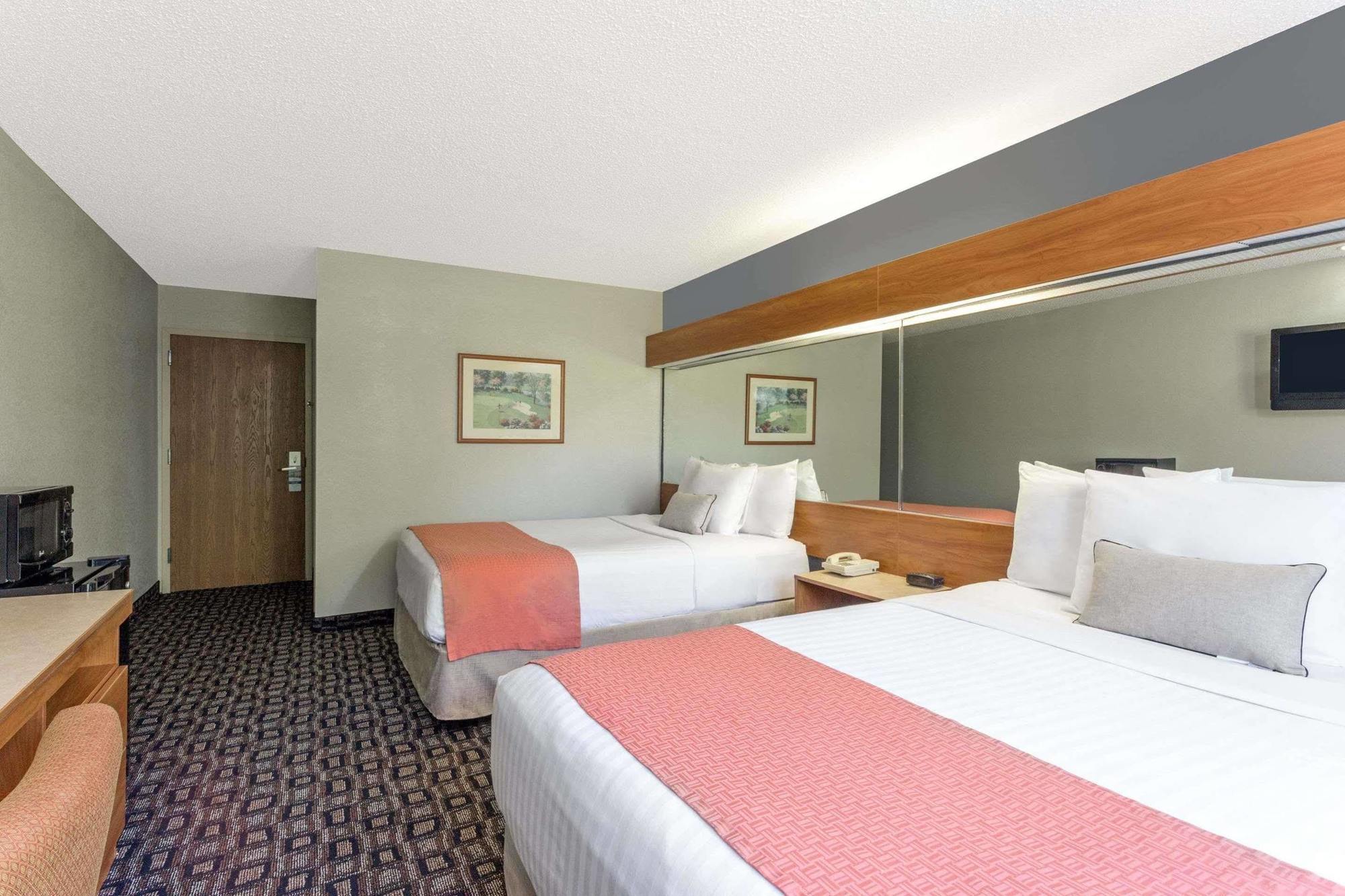 Microtel Inn & Suites By Wyndham Brunswick Exterior foto